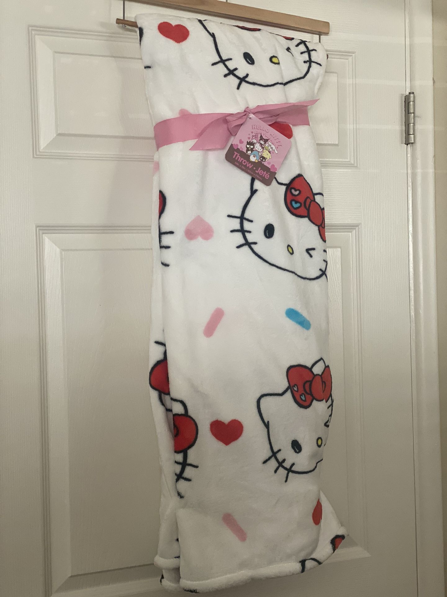 Hello Kitty Valentines Blanket