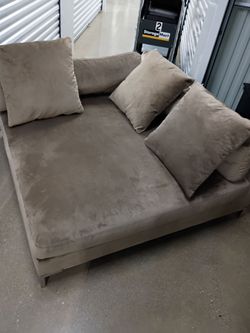 2 couches $275 for both  no rips located by thouhy and kedzie 70645 asking