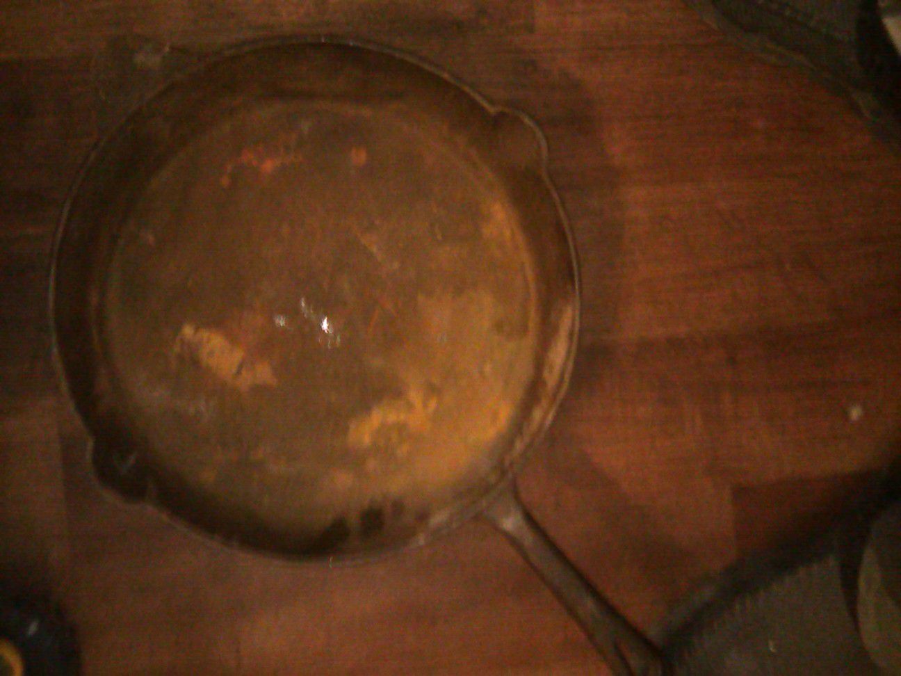 Antique cast iron skillet no name or marking's $40.00
