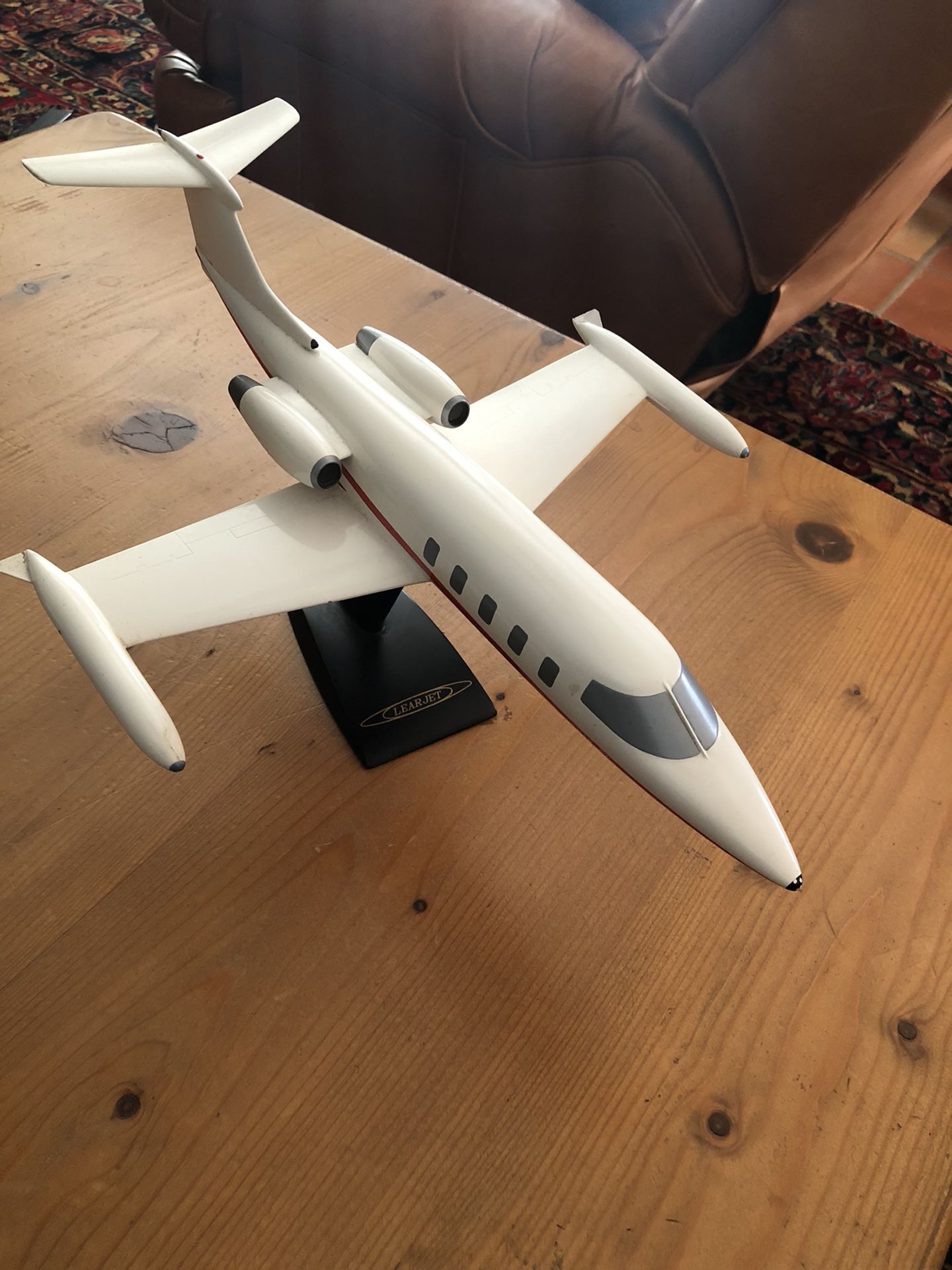 4 Model Airplanes.. Lear Jet, 727, C-140 JetStar, EMB45