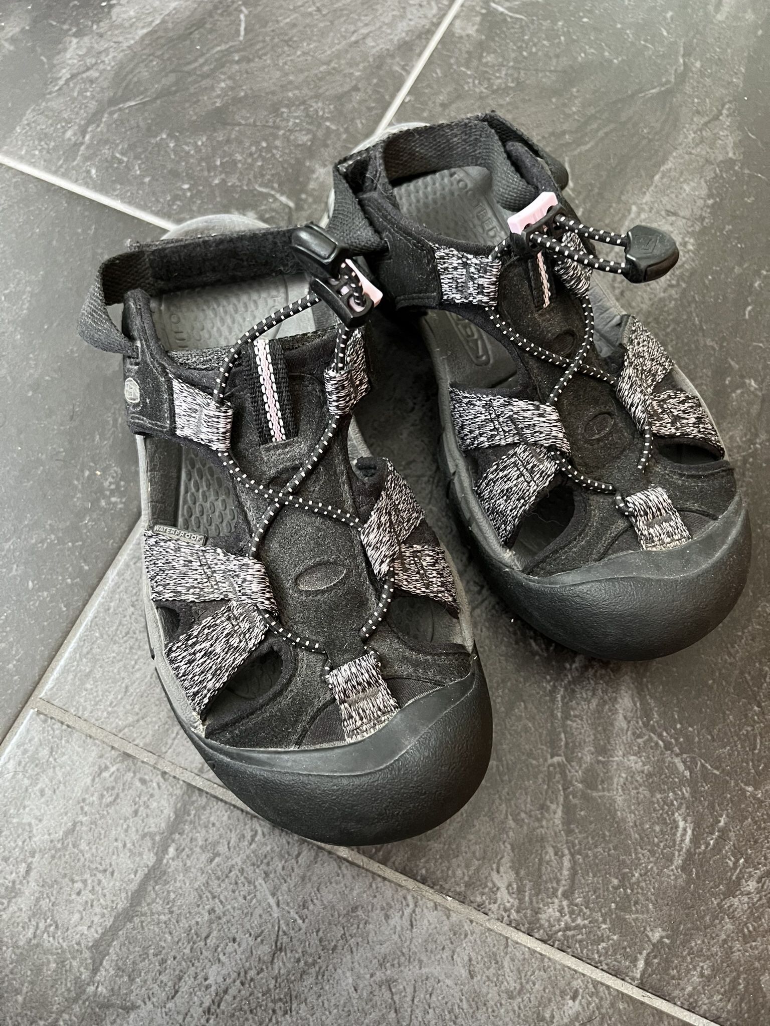 Keen Women's Ravin H2 Sandal Size 7.5US