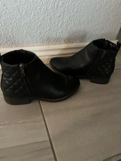 Women’s Black Boots-Excellent Condition