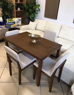 Cute‼️5-Pc Dining Table Set Oak Finish