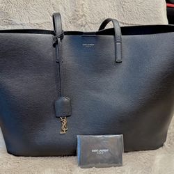 (BLACK) Saint Laurent Tote Bag in Leather 