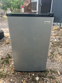 Magic chef refrigerator