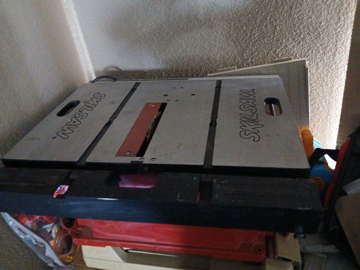 Skilsaw Table Saw