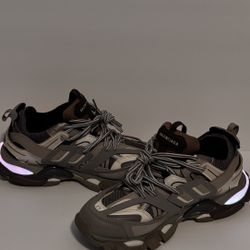 Track LED Balenciagas 