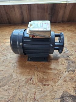 Motor 220 volt , 1.1 KW