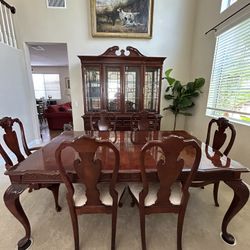 20th Century Stanley American Heritage Collection Dining Table , China Cabinet/Hutch