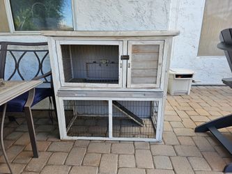 Rabbit Hutch / Guinea Pig Habitat / Chicken Coop