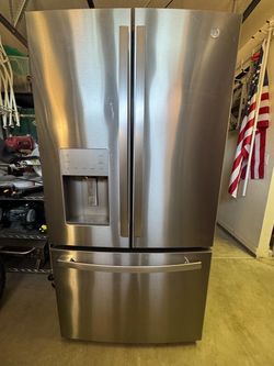 GE 26 Cu. Ft. French Door Refrigerator (GFE26JYMNFFS) - Clean & Excellent Condition