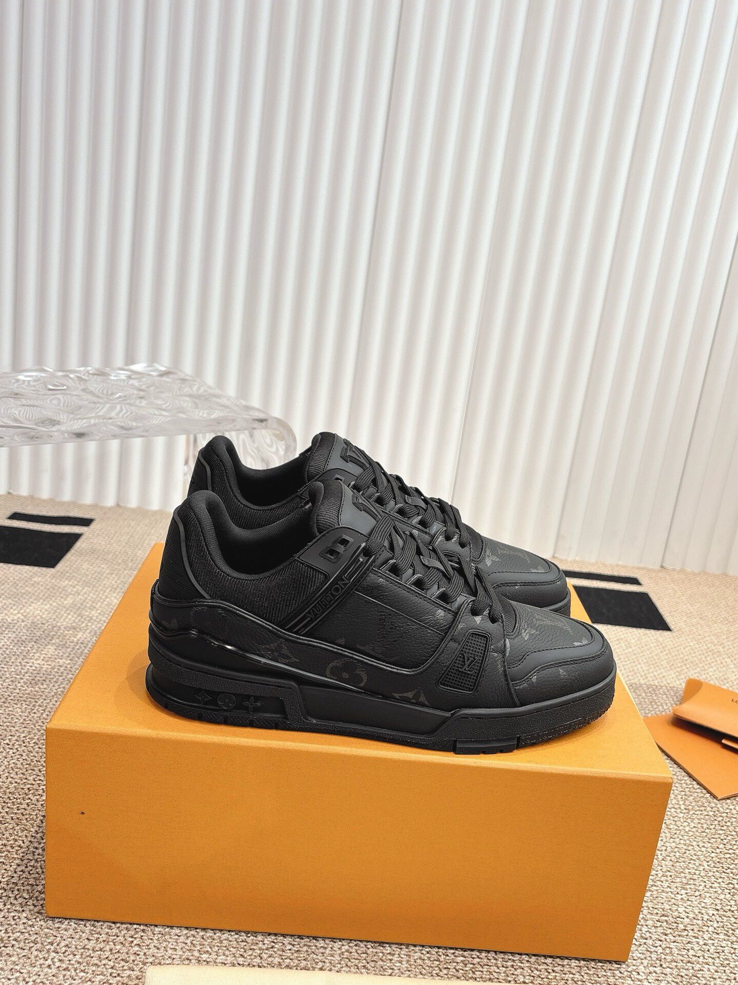 Louis Vuitton Men’s Sneaker With Box 2025 New