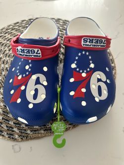 New Men Crocs Size 8