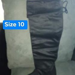 New Women’s Boots Size 10 They Are Black 