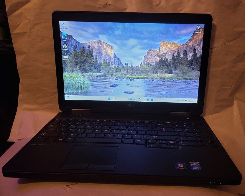 Refurbished Dell Latitude E5540, i5-4200u, 12 gb ram, 256gb ssd
