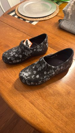Crocs at Work - 7
