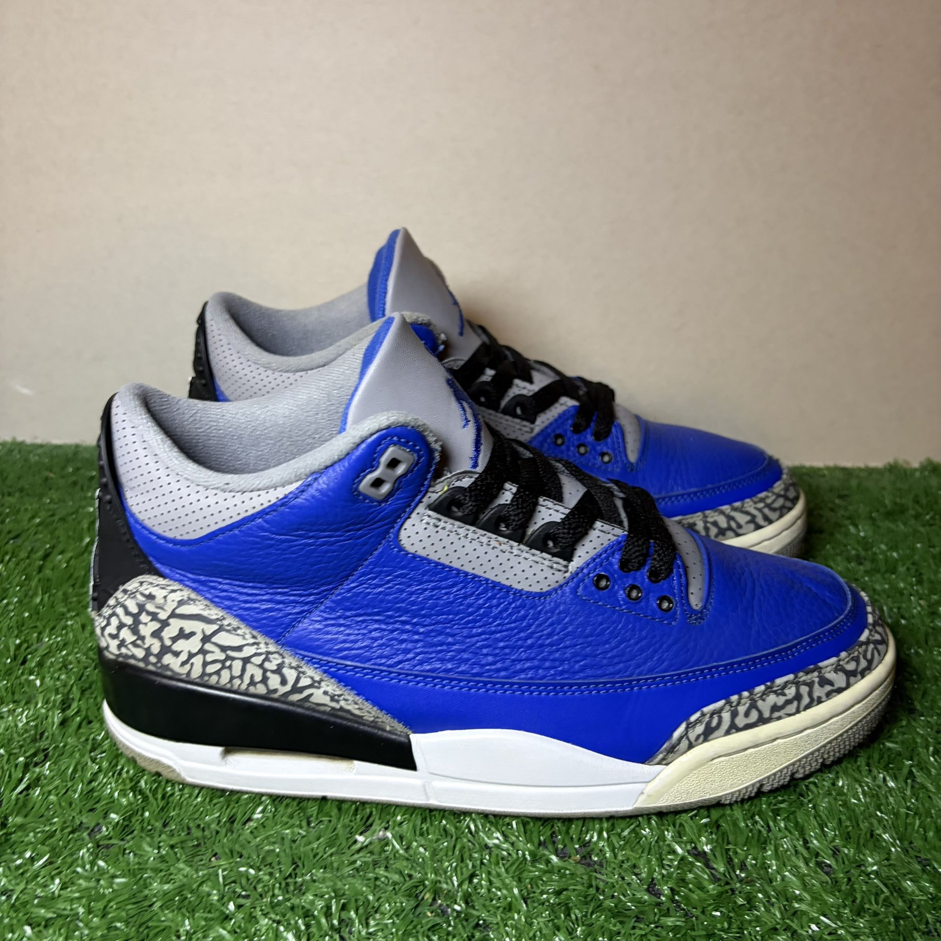 Air Jordan Retro 3 Varsity Royal