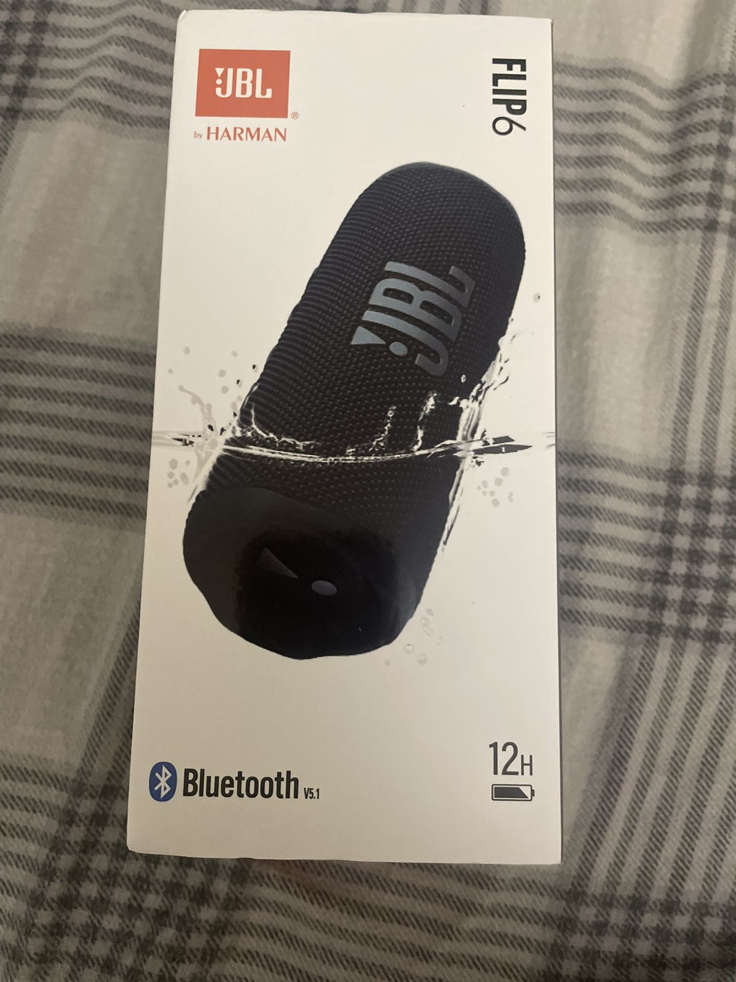 Black JBL Flip 6 Speaker