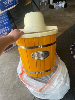 Nostalgia 4qt ice cream maker