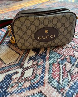 Gucci Small Messenger Bag