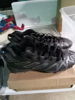 Nice Adidas cleats.Size kids  9.5