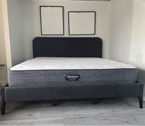 NEW King Bed Frame Rooms To Go (Can Deliver & Assemble)