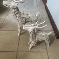 2 Deer Decorations