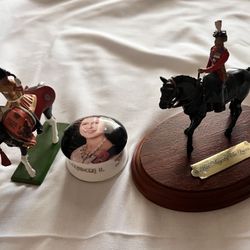 Antique’ Her Majesty The Queen’