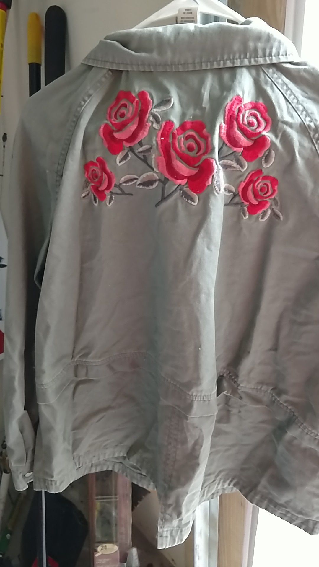 XL Ladies Olive Jacket w/ Roses on Back