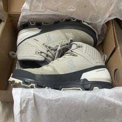 On cloud Cloud rock 2 Men’s Boots Size 10