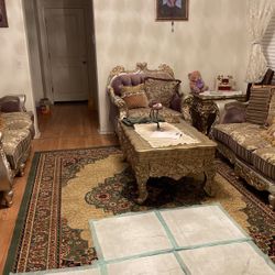 2 Sofa And 2 Chair’s  And Middle  Table  Said  Table  Gold  Color 