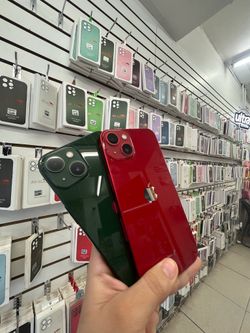 iPhone 13 128GB UNLOCKED 