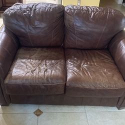 Leather Sofas/pull Out Bed 