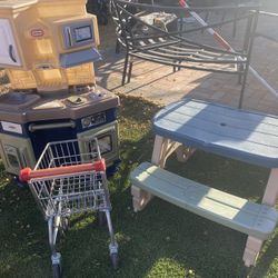 Kitchen / Table Set 