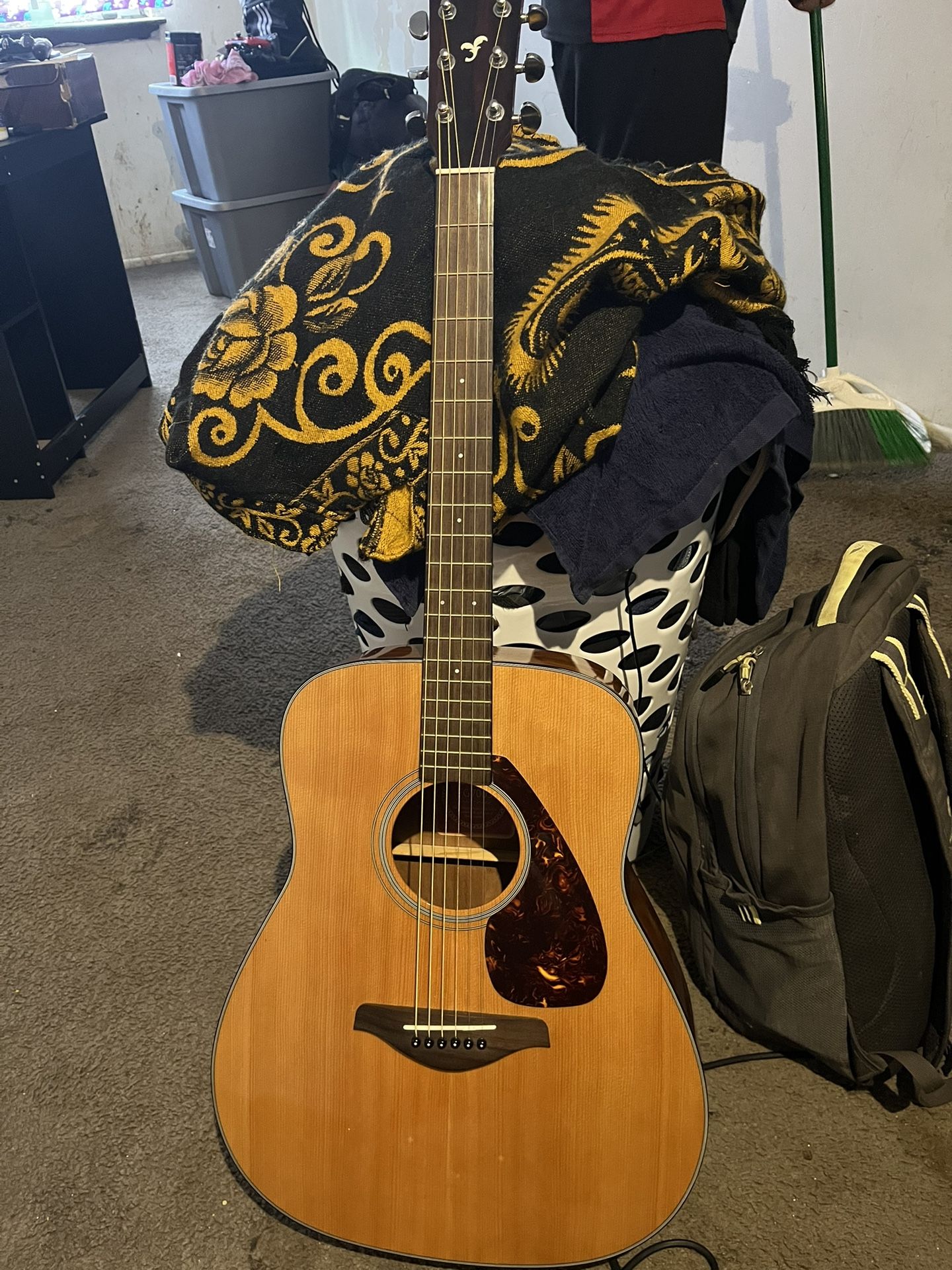 Yamaha Guitar 