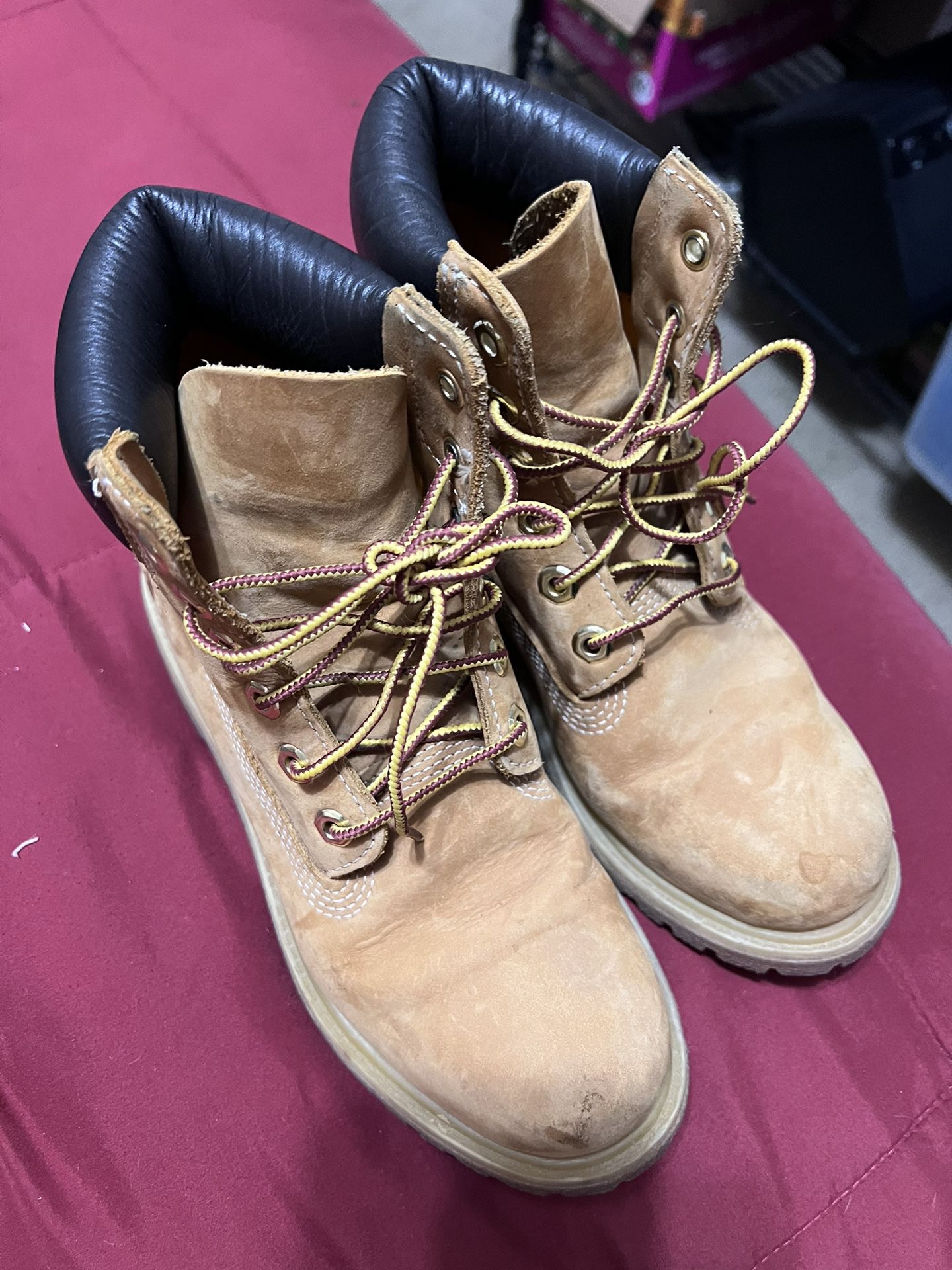 Timberlands Woman’s 7M Boots
