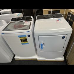 Washer And Dryer New With Warranty Was 1600 Now 999