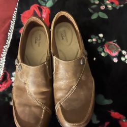 New Women  Leather Clark collection  Shoes Size 8 