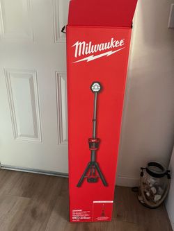 milwaukee light stand