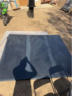 Hard Tri-Fold Tonneau Cover – (6.5 ft bed)