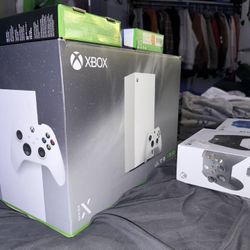Xbox X Bundle 