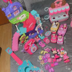 Minnie Mouse Toy Collection