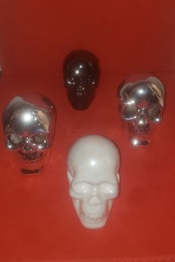 4 Glass Skull Heads
