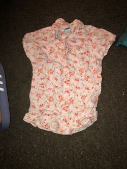 Used girls old navy shirt size 10
