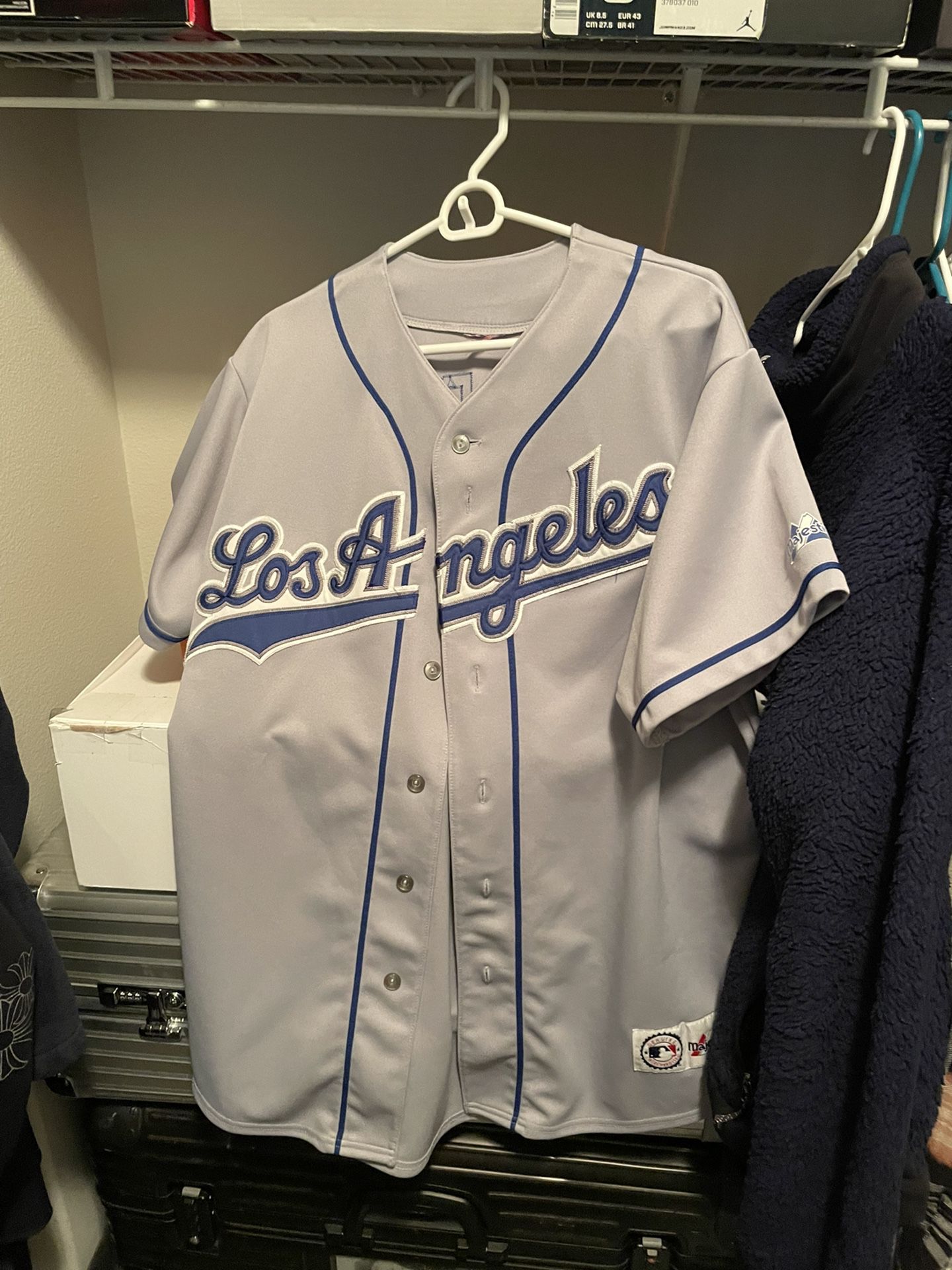 Los Angels Dodgers Majestic Jersey Size L for Sale in Rancho Cucamonga, CA  - OfferUp