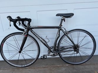 Trek Madone Road Bike & Trainer