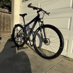 Fuji Nevada 1.9 Mountain Bike - 17" Frame / 29" Wheels