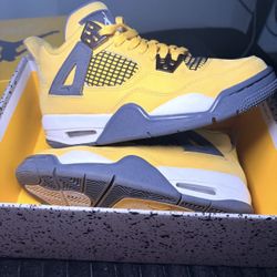 Jordan 4 Lightnings