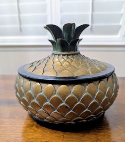 Pineapple Container