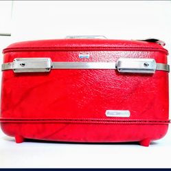 Authentic 1960 VintageLove American Tourister Make Up Travel Case.